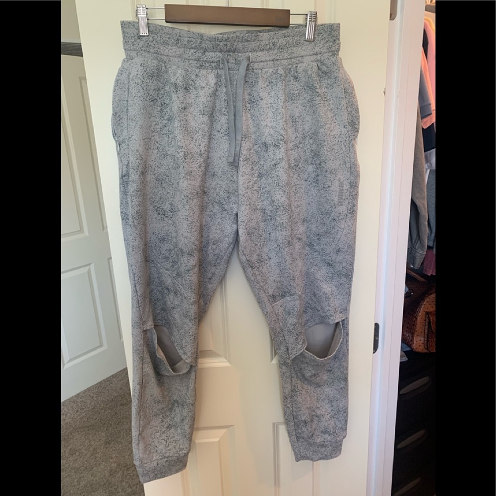 Gymshark cut out knee joggers